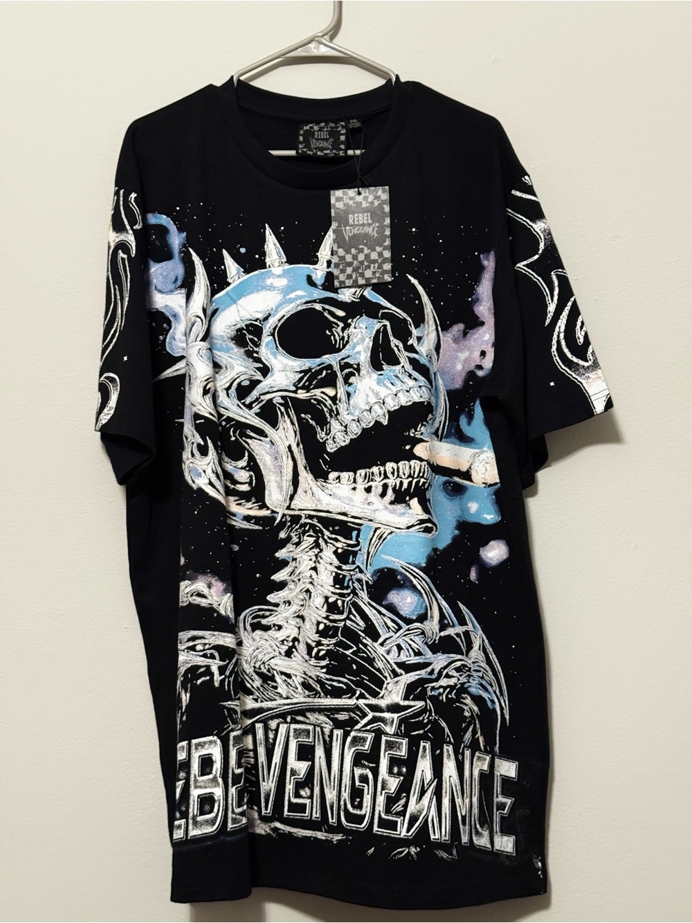 rebels Black Short-Sleeve Skull Graphic Tee with Blue Accents